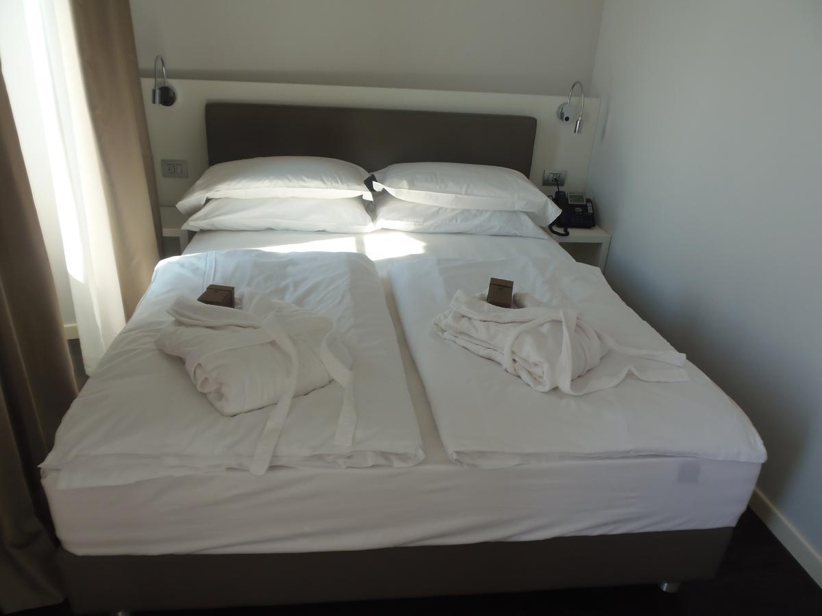 Albergo Dongo Eksteriør billede