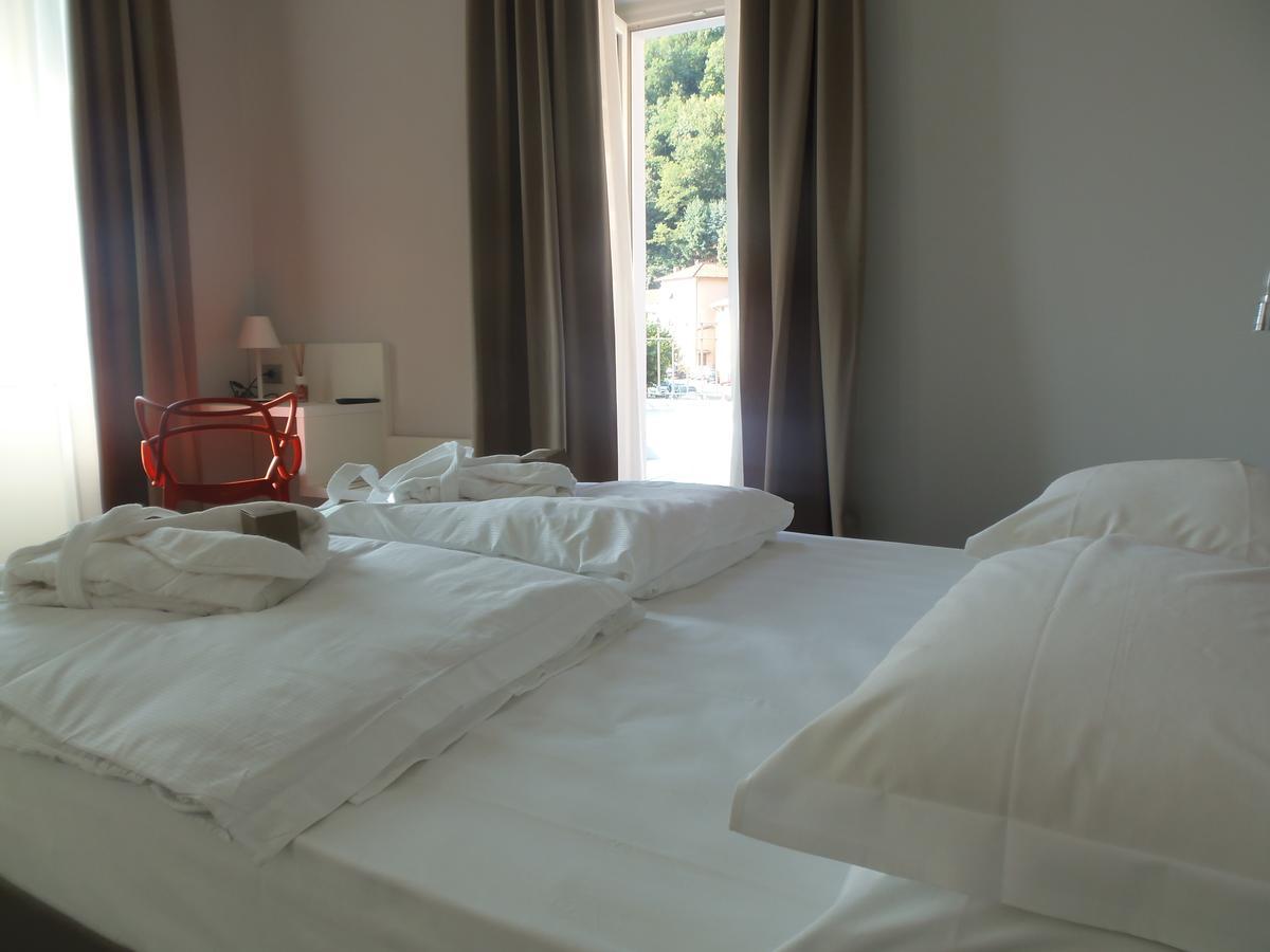 Albergo Dongo Eksteriør billede
